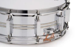Pearl DuoLuxe 14" X 6.5" Snare With Nicotine White Marine Inlays - Chrome/Brass - Pearl -Zedem Sale Store 805x500DuoluxeButtPlate