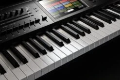 Korg 61-Key Dynamic Synthesizer Workstation W/9 Distinct Sound Engines - Korg -Zedem Sale Store KRONOS361 hqw 6