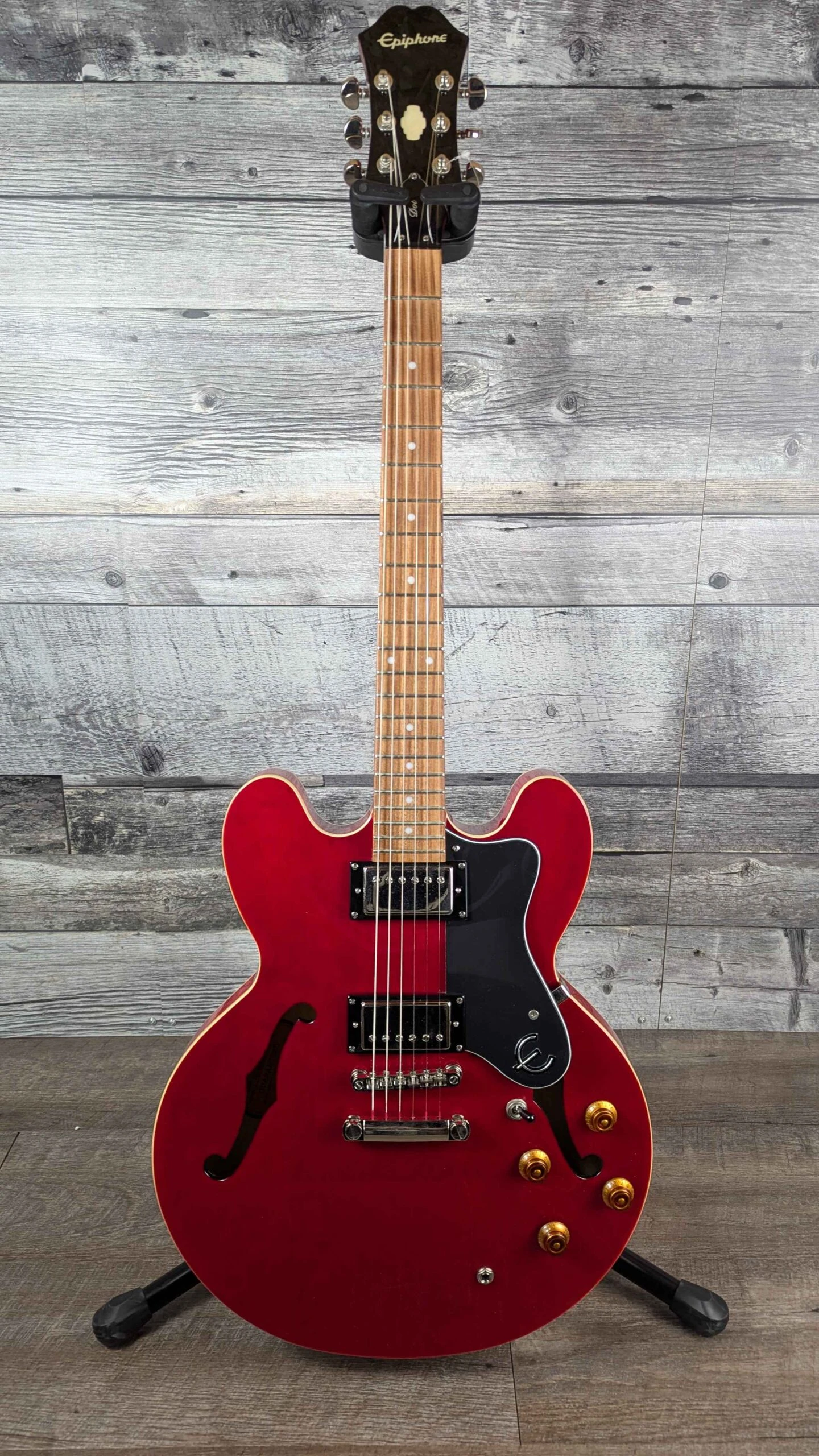 Epiphone Dot Cherry With Gator W/Hardshell Case - Used - Epiphone 1 Epiphone Dot Cherry With Gator W/Hardshell Case - Used - Epiphone