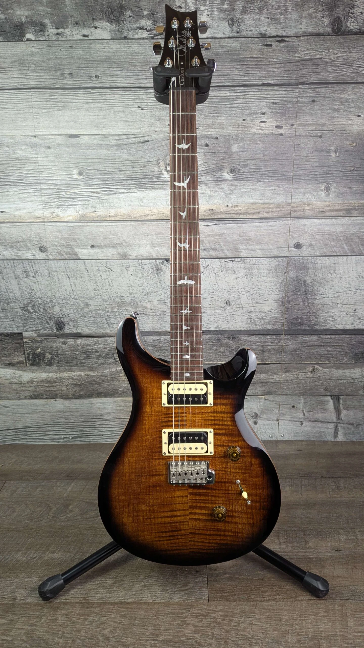 PRS SE Custom 24, Black Gold Burst - Used - Paul Reed Smith 1 PRS SE Custom 24, Black Gold Burst - Used - Paul Reed Smith