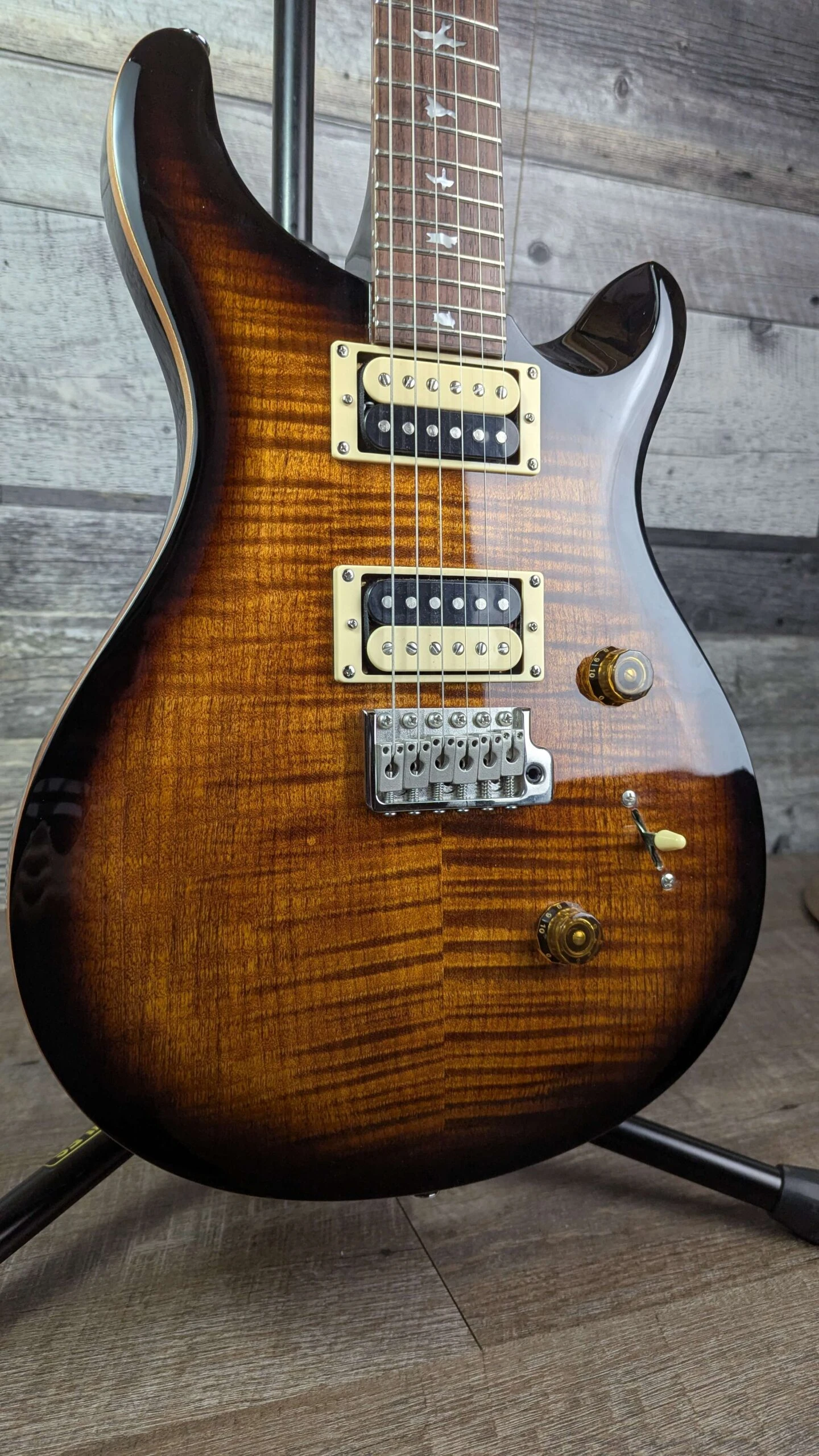 PRS SE Custom 24, Black Gold Burst - Used - Paul Reed Smith 3 PRS SE Custom 24, Black Gold Burst - Used - Paul Reed Smith - Image 3