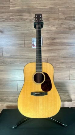 Martin Standard Series D-18, B-Stock - Martin